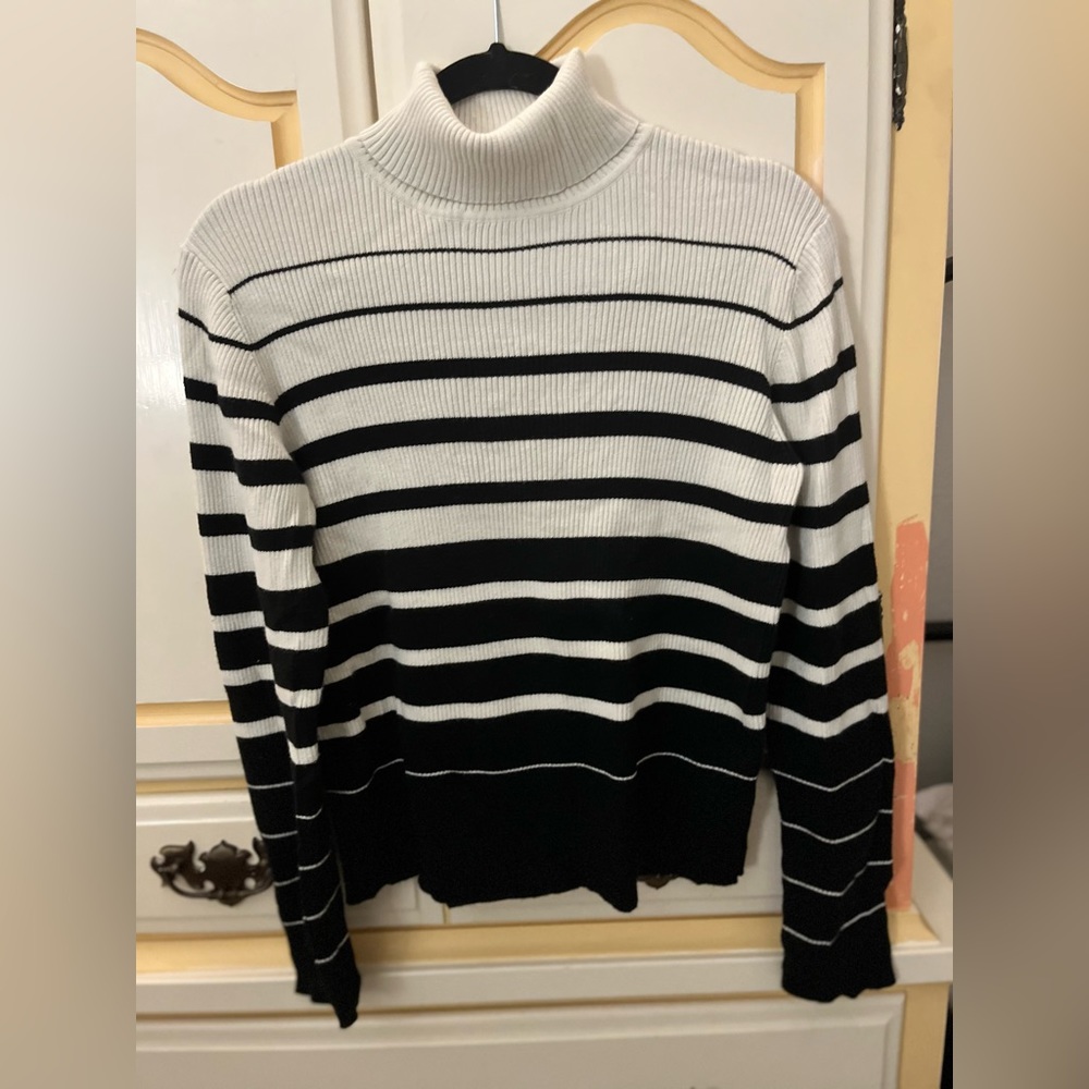 Nine & Company Sweater | Size L